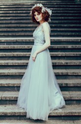 Kosma-foto Model: Redapocalypse 
Mua: Aleksandra Walczak Makeup Artist 
Dress: Galeria Larin 
Plener z Dream on - Plenery Fotograficzne 