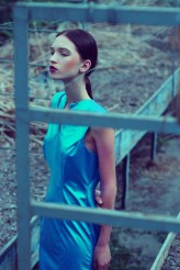 karla_ck                             Minimalistyczna sukienka w kolorze błękitnym ze skóry ekologicznej z charakterystycznym cięciem francuskim.
Projekt mojego autorstwa
            