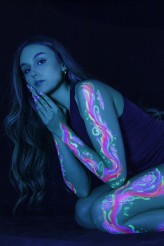 mstrzepe UV bodypaint photoshoot with:
MUA: @facepainterka
MODEL: @mylifeascaroline_