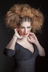 -MichalB- Modelka: Paula Borszyńska
Make Up: Kasia Święs Make Up Artist
Fryzury: Dobrze Uczesana - fryzury mobilnie