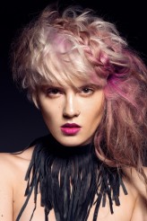 overlook REBEL SOUL for PólisArt
model: Sylwia Sordyl
hair stylist & mua: Lena Czechowicz Make-up Fun
stylist: Ola Zapała | Zapała Fashion
desingers: Mkowalczyk, Zapała Fashion