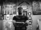 fonomo Oskar Gurbada - artysta w toruńskim studiu tatuażu D13 Diez Trez