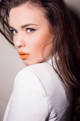 Matylda_Make-Up                             Wizaż: Matylda Jedynak
Trendy wiosna/lato 2014 - pomarańczowe usta            