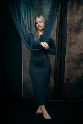 Piotr937 Miejsce: Studio-Atelier, Rozbórz, 2025
Pracownia fotografii studyjnej - własna. Scenografie i ustawienia autorskie.
Modelka:: Karina, IG: @k.czerniecka
Osoby zainteresowane podobnymi sesjami zapraszam do kontaktu – IG: @haditpk
