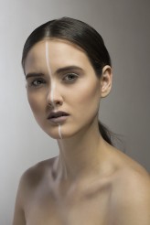 kontrastova modelka: Sandra Cieślak / WOmanagement
fot./make up: Anna Juszczak

https://www.facebook.com/annajuszczakfotografia/