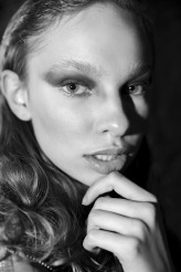 MagdalenaJarych #90s #uglyfashion #editorial
for @cakemagazine

Model: Michalina Bohdankiewicz @michalina.boh / @madebymilkpoland

Stylist: Marcelina Glasse @marcelinaglassestylist

Hair + MUA: Daniel Nowak @arthem_morier_makeup