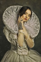 Rondel Modelka: Agata Banach
Make Up: Daria Berendt
