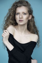 curlyhair FOT: Aleksandra Osuchowska (https://www.facebook.com/aleksandraosuchowskaphotography?fref=ts)
 MUA: Zuza Jabłonowska 
 STYL: Dobrochna Rawicka (https://www.facebook.com/Difriperi)