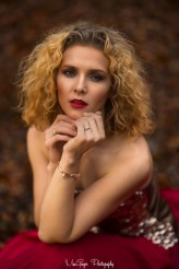 rubia Plener Barwy jesieni
Fotograf - Grzesiek Maciąg
Biżuteria - Pierre Lang, możliwe wypożyczenie lub zakup 