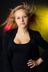 cli                             Modelka: Aleksandra Hangel.            