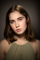davew A Studio Portrait of Nataliya 

https://instagram.com/davewillemsphotography/