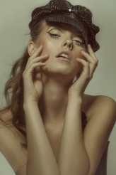 Aprilus Modelka - Ania Stadnik
Hair/Make up - Barbara Bonus 
Foto/Retusz/Stylizacja - Marcin Kwiecień/Aprilus
Prywatne studio "Widmo"  Siemianowice Śl.