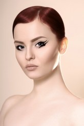 akebiafoto Modelka: Marta Misiak:*
Zdjęcia, wizaż, włosy: Aleksandra Pawłowska
