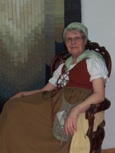 MaRu Maria Olick, działaczka społeczno-kulturalna w borowiackim stroju ludowym "codziennym" w czasie Nocy muzeów 16 maja 2015r.