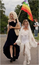 kostekb Wodzireje  Drag queen  w Pile w drodze na Marsz Równości .