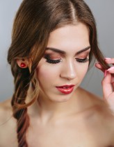 MyMakeupCorner Delikatny makijaż dla romantycznej kobiety