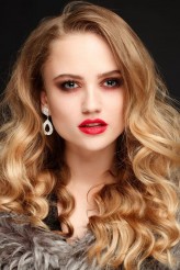magdzie foto:Seweryn Cieślik
modelka:Weronika Sochacz
Makijaż stylizowany, Makijaż glamour