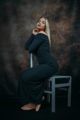 Piotr937 Miejsce: Studio-Atelier, Rozbórz, 2025
Pracownia fotografii studyjnej - własna. Scenografie i ustawienia autorskie.
Modelka:: Karina, IG: @k.czerniecka
Osoby zainteresowane podobnymi sesjami zapraszam do kontaktu – IG: @haditpk
