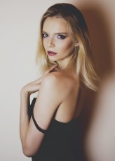 PG_Fashion model: Tamara Subbotko official
make up: Make Up by Danusia Styś
stylist: PG_Stylist Fashion