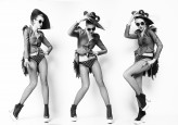 Joanna_Lyson                             Sesja dyplomowa
Inspiracja Lady Gaga
Żakiet, szpony - proj. Magdalena Mól            