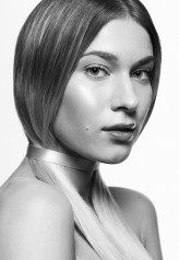 DixAleksandra Foto: @towilive
Model: @vanessasolontsova
Make-Up and Hair by me