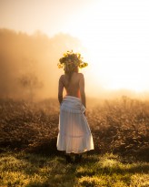 Pawel_Bykowski Kiedy wschód słońca spotyka piękną modelkę i idealną mgłę