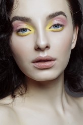DoOrDie FRESH PASTELS for Make-up Trendy

PHOTOGRAPHY: Ula Kóska
MAKE-UP: Daria Mierzwa
MODEL: Natalia Dokudowiec/Grabowska Models