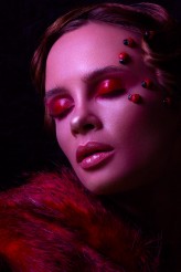 focusedonbeauty "As wild as a ladybug" dla Glow Magazine (4/4) | Modelka: Natalia | MUA: Agini Makeup Artist z agencji MUA Familia