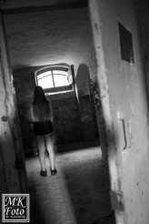 MK-Foto Dominika - sesja w opuszczonych koszarach