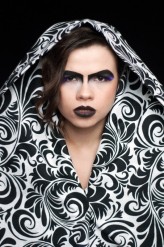bojnocha Black&White w wykonaniu Twórczego Tandemu

Mod: Joanna Baran
MUA: Ewelina Dembiczak
Fot: Paulina Bojnowska