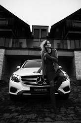 drive4fashion http://drive4fashion.pl/portfolio/mercedesglc-1/
Samochód Mercedes GLC użyczył salon Mercedes-Benz Jan Kosmowski
odzież Virgo Wear
modelka Monika Piwowarczyk
makijaż Klaudia Gabryś Make Up Artist