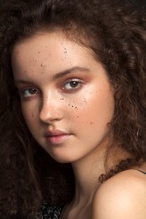 Monikawiz Photo: Agata Faraś
Model: Blanka Buszta
Make up/Hair: Monika Gałecka