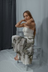 Piotr937 Miejsce: Studio-Atelier, Rozbórz, 2025
Pracownia fotografii studyjnej - własna. Scenografie i ustawienia autorskie.
Modelka:  Iza D.
Osoby zainteresowane podobnymi sesjami zapraszam do kontaktu – IG: @haditpk

