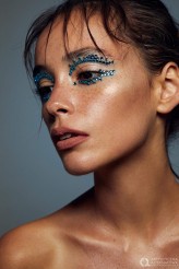 bonitaa Make Up: Klaudia Jarząbek
Fot: Emil Kołodziej 
Szkoła Wizażu i Stylizacji Artystyczna Alternatywa
