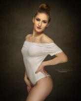 KreatywniKreatywnieMy                             Model : Oliwia
- SONY A7R4A
- Sigma 50 mm F1.4 DG HSM Art.
Instagram - @kreatywni_kreatywnie_my            