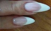 pablo-hair-nails migdal w technice zelowej wykonany na formie zel white i cover pink w celu wydluzenai obgryzanych paznokci