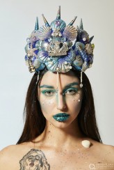 Wela 
Makijaż&stylizacja: Wela (Ewelina Kurek)
 Photo 3/4
 
 Inspiracja : kolor niebieski
 
 Korona wykonana własnoręcznie przez moja osobę :)