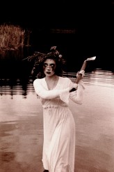 Tiarae                             Topielica
Analog na surowo            