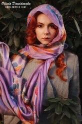 Olida Ciemne tlo rododendronow i fiolet i kasztan wlosow Darii - komponuje sie idealnie
Fot. Nina Twardowska