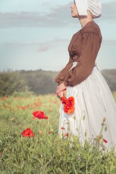 4nna3milia Poppy Picking

Photo & style: Joanna Czogała
Dress: Wioletta Bara https://www.instagram.com/wioletta_bara/
Model & make-up & hair: Stormborn