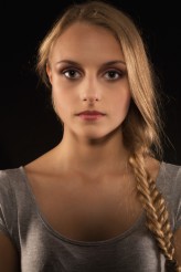 hiwis modelka: Anna Pachut, 
MUA : Piękna Hair&make-up