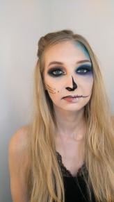 aneczka24 Halloween make up na dwa pędzle.
