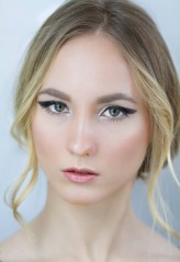 MUA_Kate Model: Karolina
Hair/Makeup/Photo: Me 