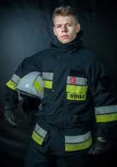 RobertGolebiewskiFotograf                             Zdjęcie powstało podczas wizyty w strażnicy. Sfotografowałem wszystkich, którzy wrócili z akcji.
Zdjęcie pochodzi z mojego albumu Firemen Faces dostępnego na Amazon.            