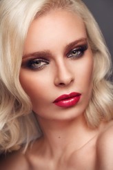 macio Red Lips

Mod. Caro Niemiec (A S Management)
