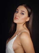 paulinaszostek model: Paulina Szostek
makeup: Paulina Szostek
photo: kasekimo
