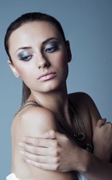 violap Model: Viola Popek
Photography: Jerzy Nowosielski
Make Up: Sandra Kalinowska
Post-production: Agata Bonter