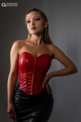 Juliaa_L                             Artystyczna Alternatywa
Foto: Adrianna Sołtys
Makijaż: Patrycja Nowak            