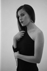 WinstonWolfie                             BW Studio Analogue photo of Anna, singer of As Night Falls Band

Eos5, Illford400            