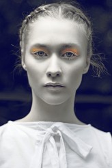 gacher Make-up: Anna Kantorek 
 
 Stylist: Mariusz Briański 
 
 
 Model: Paulina Wrońska/AS Management
